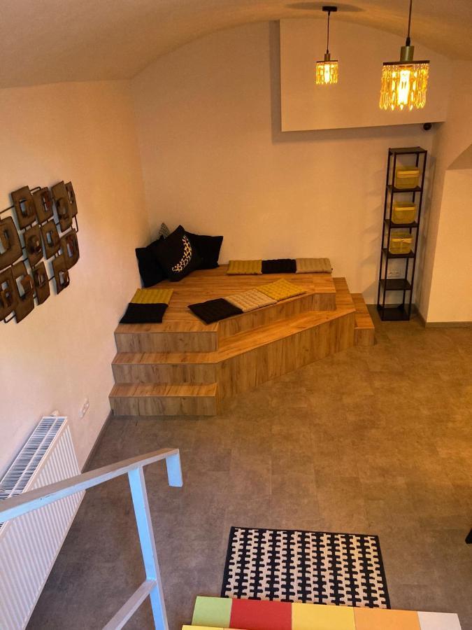 Capsule Hostel Erbenova Прага Екстер'єр фото