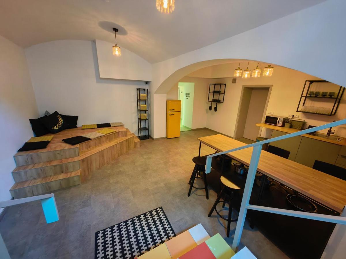 Capsule Hostel Erbenova Прага Екстер'єр фото